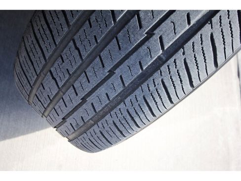 Used 2018 Ford Explorer Limited image 32