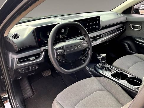 Used 2025 Kia K4 FWD image 13
