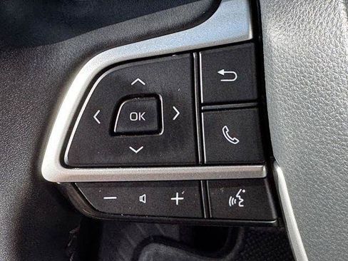 Certified 2025 Toyota Highlander LE FWD image 23
