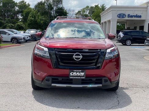Used 2024 Nissan Pathfinder Platinum w/ Cargo Package AWD/4WD image 2
