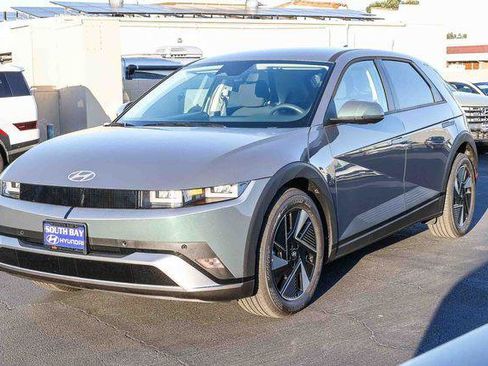 New 2026 Hyundai Ioniq 5 SE image 3