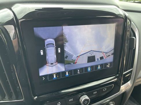 Used 2020 Chevrolet Traverse LT w/ LT Premium Package AWD/4WD image 21