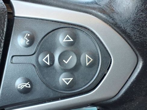 Used 2022 Chevrolet Colorado LT image 30