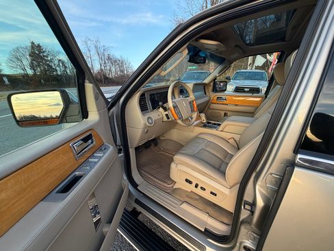 Used 2008 Lincoln Navigator 4WD image 11