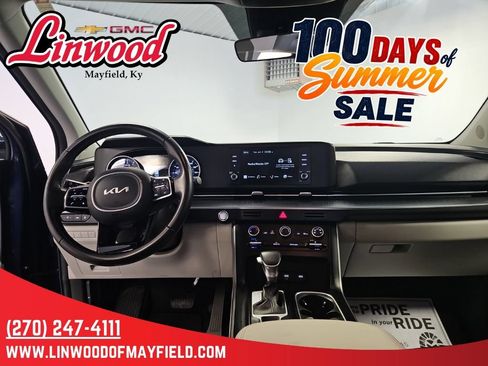 Used 2024 Kia Carnival LX FWD image 14