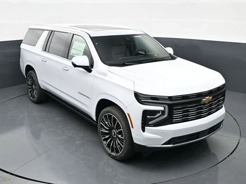 New 2026 Chevrolet Suburban High Country AWD/4WD image 34