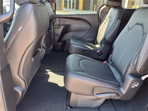 New 2026 Chrysler Voyager LX image 8