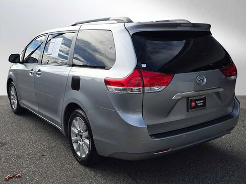 Used 2014 Toyota Sienna Limited image 5