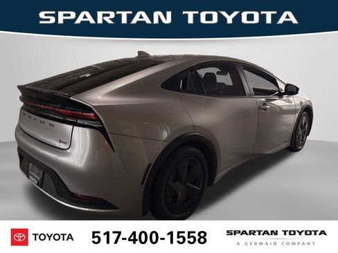 Used 2024 Toyota Prius LE AWD/4WD image 7