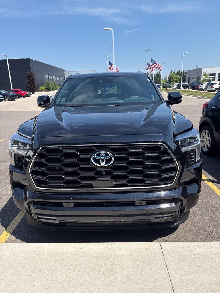 Used 2023 Toyota Sequoia Platinum AWD/4WD image 2