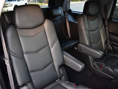 Used 2016 Cadillac Escalade Premium image 23