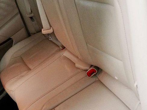 Used 2016 Ford Taurus Limited image 5