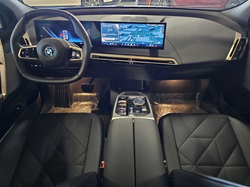 Certified 2025 BMW iX xDrive50 w/ Sport Package AWD/4WD image 9