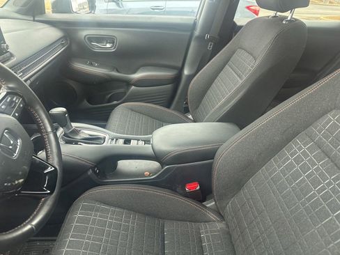 Used 2025 Honda HR-V Sport image 4