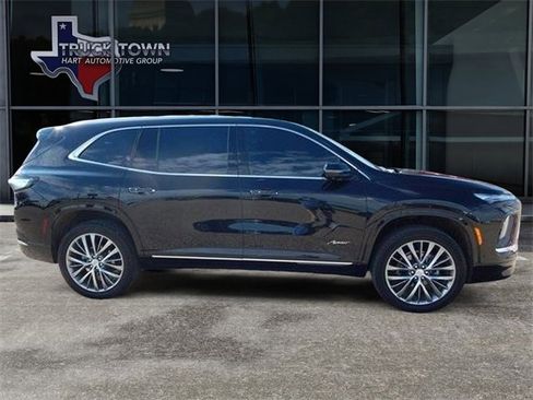 Used 2025 Buick Enclave Avenir w/ Super Cruise Package image 2