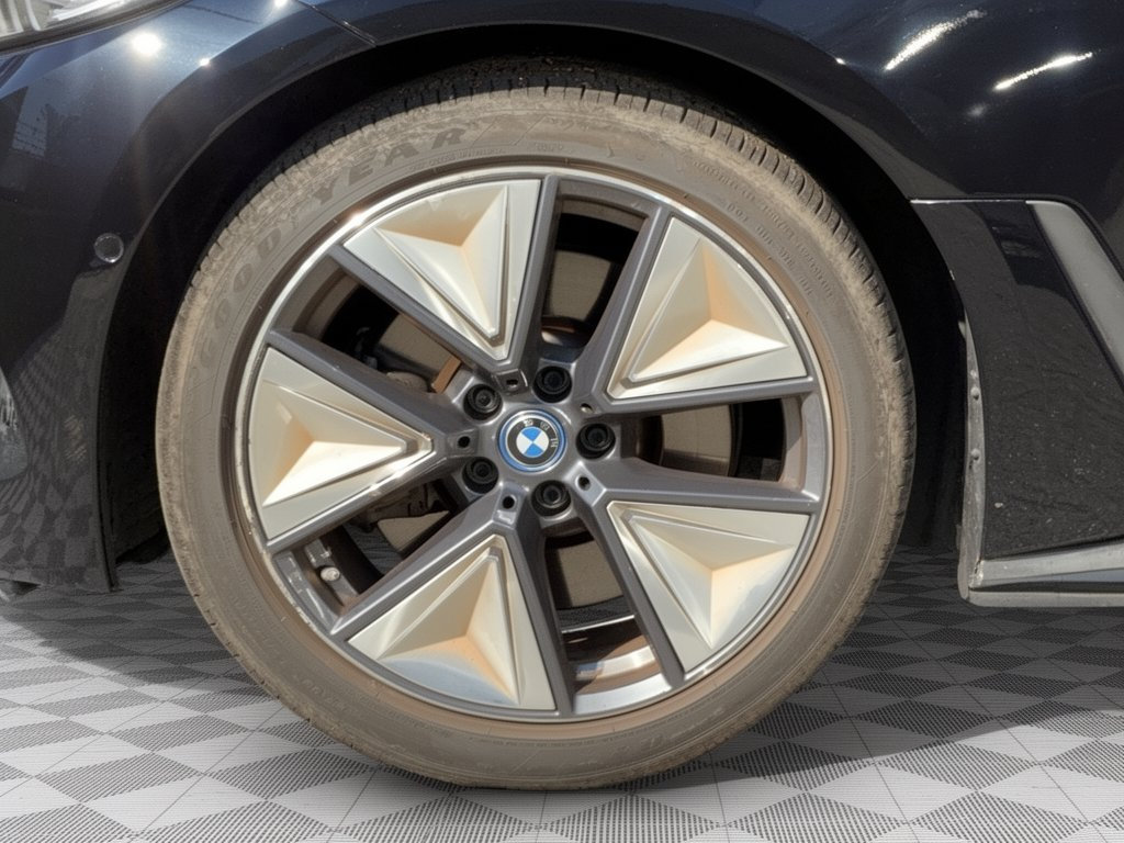 Used 2024 BMW i4 eDrive35 w/ Premium Package RWD image 13