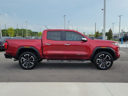 Used 2024 GMC Canyon Denali AWD/4WD image 9