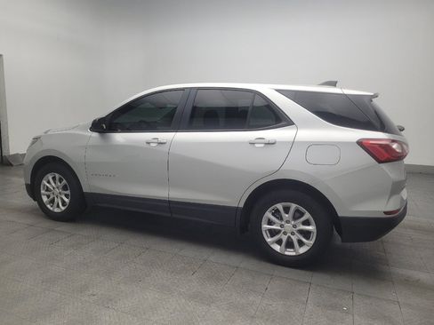 Used 2021 Chevrolet Equinox LS w/ LS Convenience Package FWD image 3