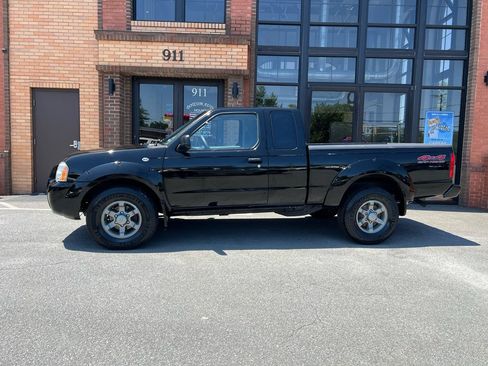Used 2004 Nissan Frontier XE Desert Runner w/ (VTP) Value Truck Pkg AWD/4WD image 4