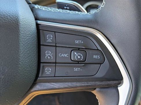 Used 2022 Jeep Grand Cherokee Limited 4xe image 11