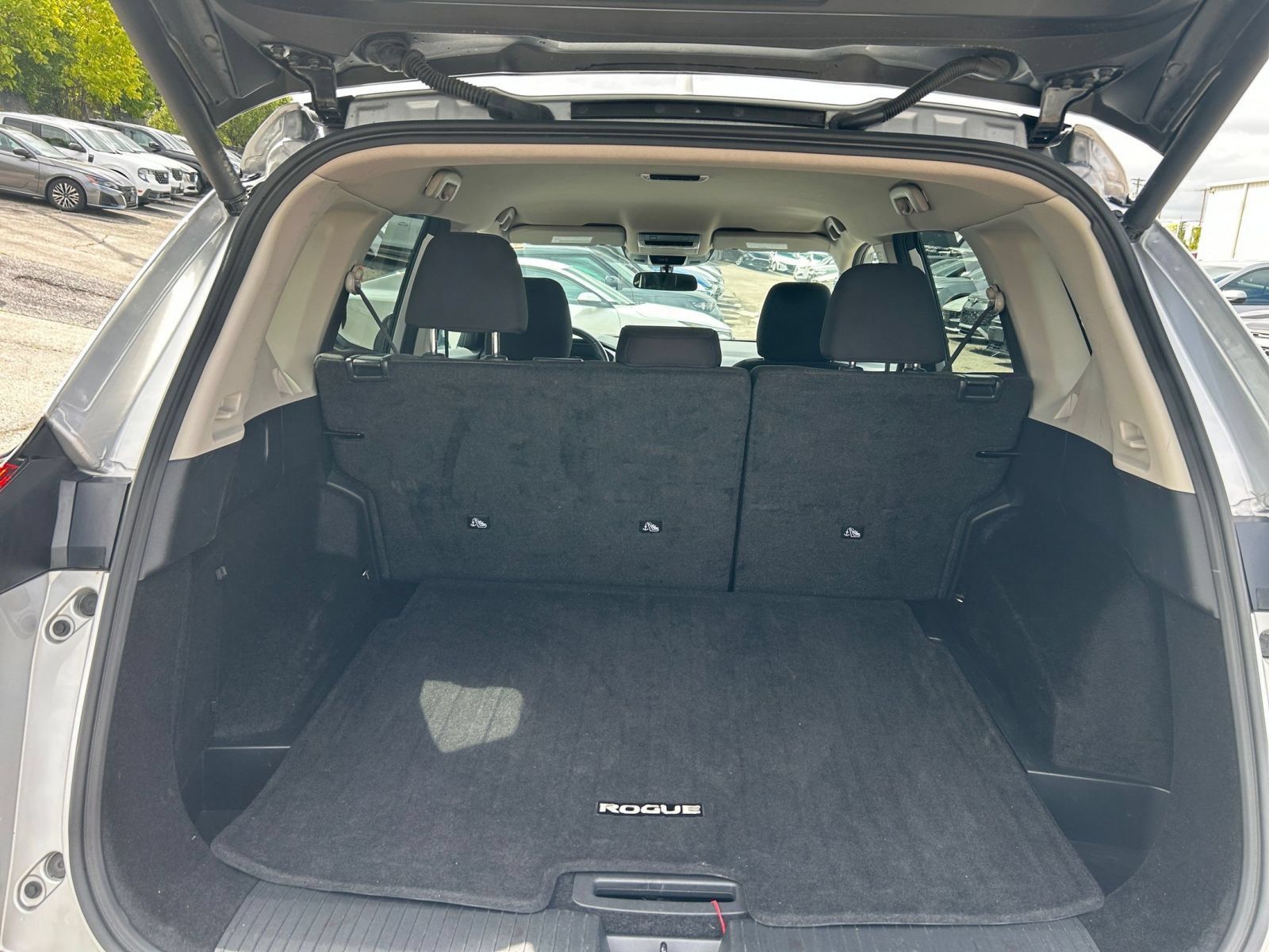 Used 2025 Nissan Rogue SV FWD image 26