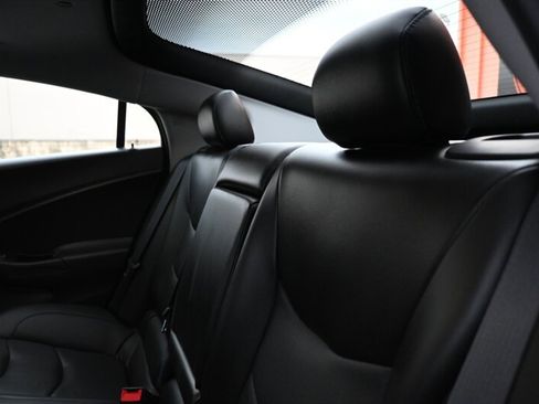 Used 2018 Chevrolet Volt LT w/ Comfort Package image 46