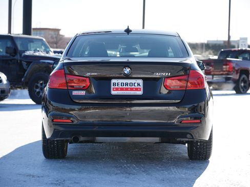 Used 2016 BMW 320i xDrive Sedan image 4