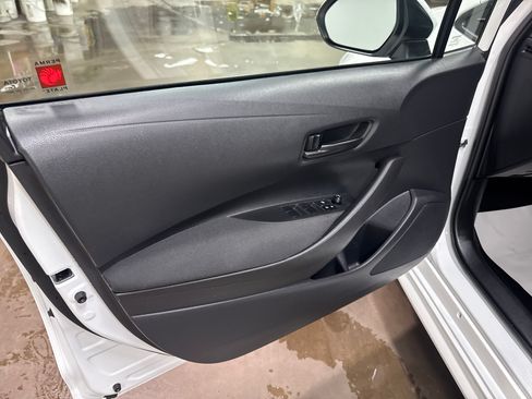 Used 2025 Toyota Corolla LE FWD image 9