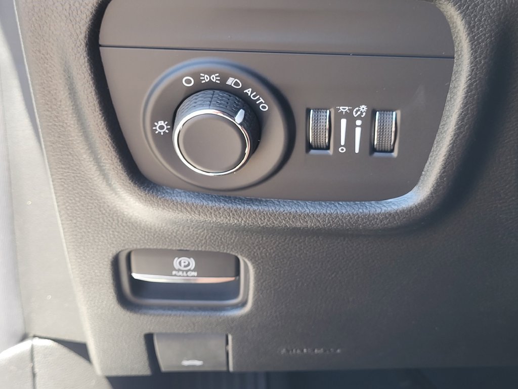 New 2026 Jeep Grand Cherokee Altitude AWD/4WD image 26