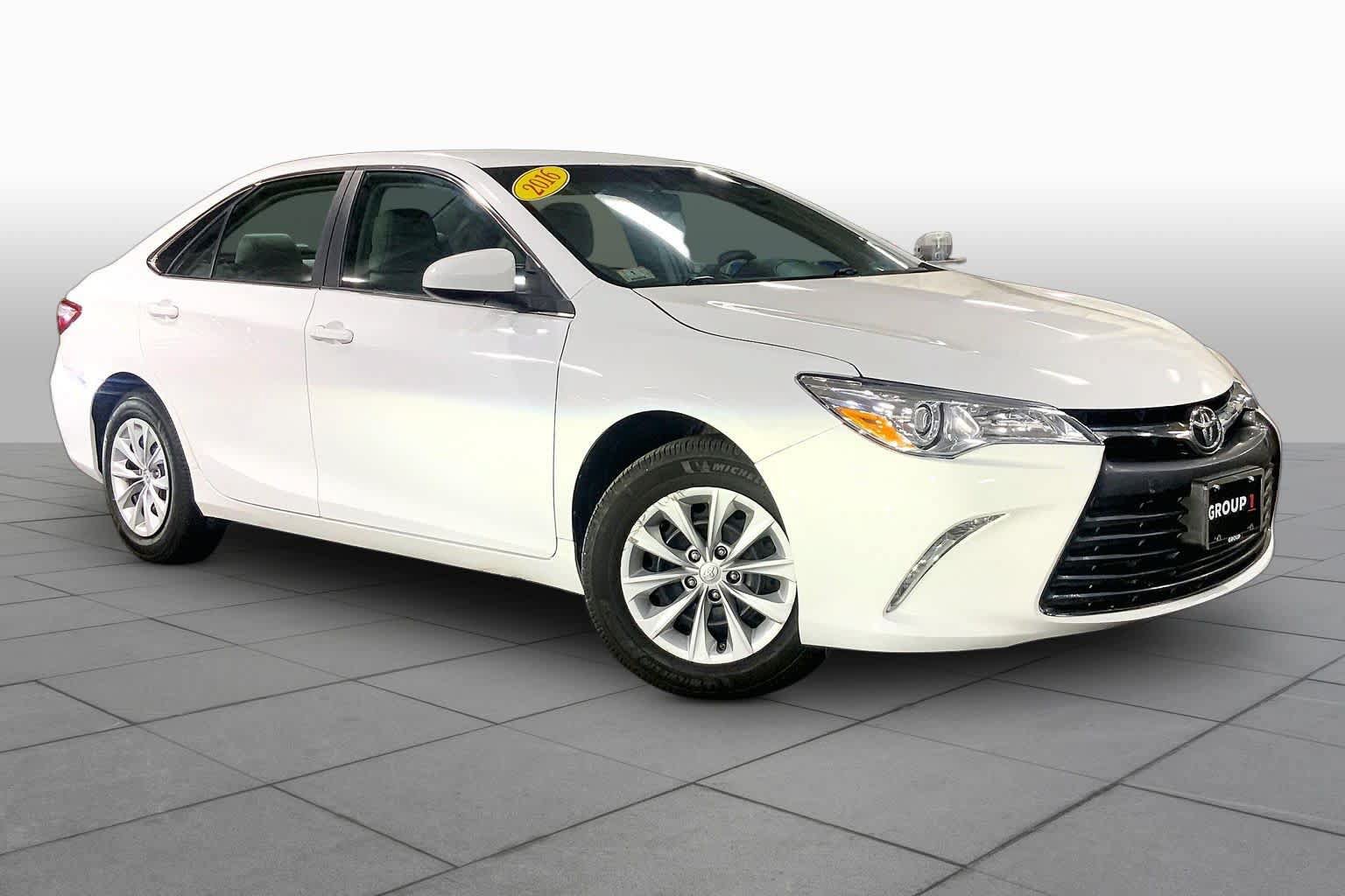Used 2016 Toyota Camry LE FWD image 3