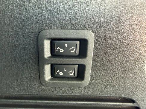 Used 2018 Nissan Armada SL w/ Moonroof Package image 19