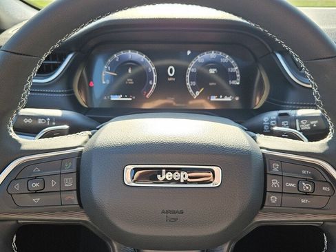 New 2025 Jeep Grand Cherokee L Laredo w/ Luxury Tech Group I image 24
