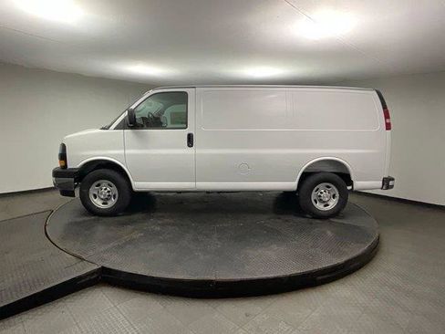 New 2026 Chevrolet Express 3500 RWD image 4