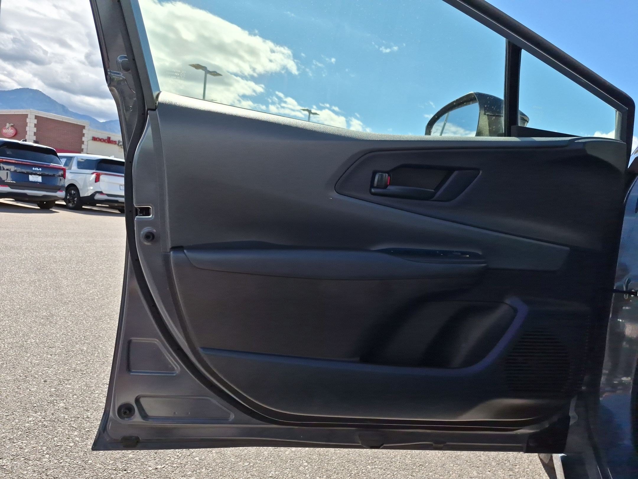 Used 2025 Toyota Prius LE FWD image 15