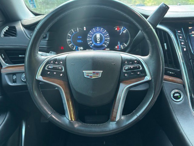 Used 2017 Cadillac Escalade Luxury AWD/4WD image 25