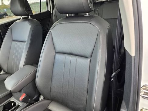 Used 2023 Volkswagen Tiguan SE AWD/4WD image 15