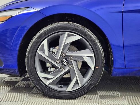 Certified 2025 Hyundai Elantra SEL w/ Cargo Package image 15