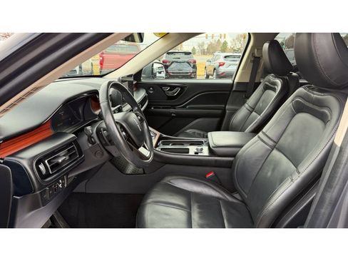Used 2022 Lincoln Aviator Reserve w/ Equipment Group 201A image 10