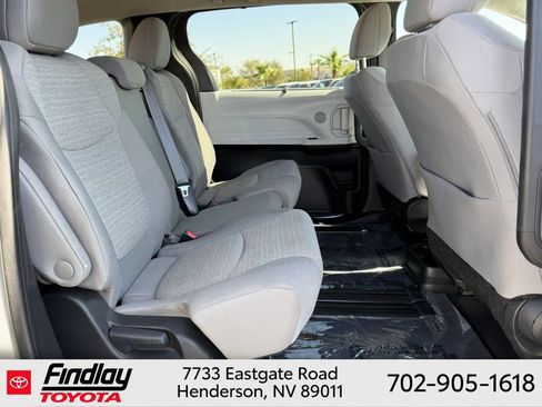 Certified 2025 Toyota Sienna LE FWD image 14