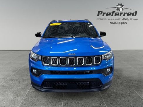 Used 2023 Jeep Compass Latitude AWD/4WD image 11