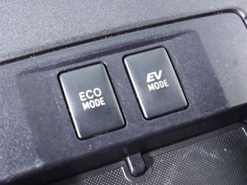Used 2017 Toyota Camry SE FWD image 26