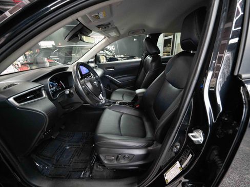 Used 2023 Toyota Corolla Cross XLE image 9