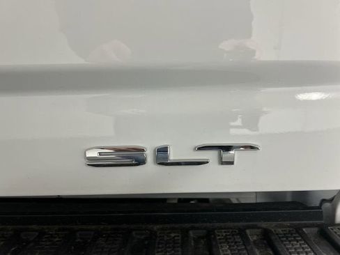 New 2026 GMC Sierra 2500 SLT w/ SLT Premium Package AWD/4WD image 32
