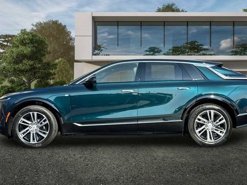 New 2026 Cadillac Lyriq Luxury image 7