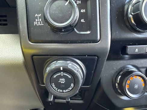 Used 2017 Ford F150 XLT w/ Equipment Group 302A Luxury AWD/4WD image 13