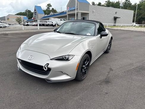 Used 2023 MAZDA MX-5 Miata Sport RWD image 3