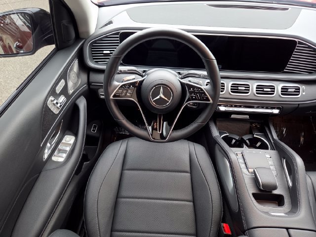 Used 2024 Mercedes-Benz GLE 350 4MATIC image 4