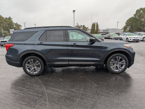 Used 2022 Ford Explorer XLT w/ Equipment Group 202A image 7