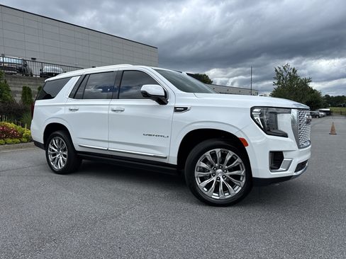 Used 2023 GMC Yukon Denali AWD/4WD image 2