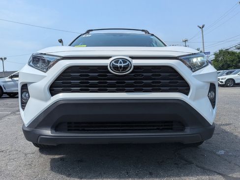 Used 2019 Toyota RAV4 XLE w/ Convenience Package image 4